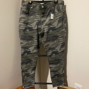 EXPRESS Camo Pants
